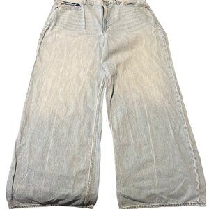 Abercrombie & Fitch Wide Leg High Rise Jeans Light Wash Size 32